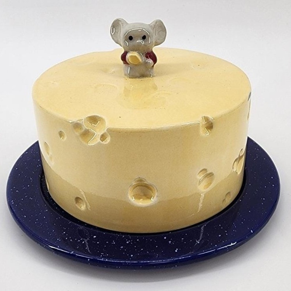 WEEZ Studio Pottery Cheese Dome Mouse Topper Speckled Blue Plate Yellow Swiss